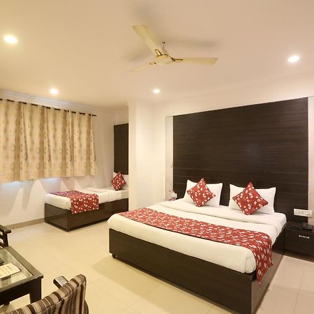 Airport Hotel Chanakya Delhi นิวเดลี ภายนอก รูปภาพ