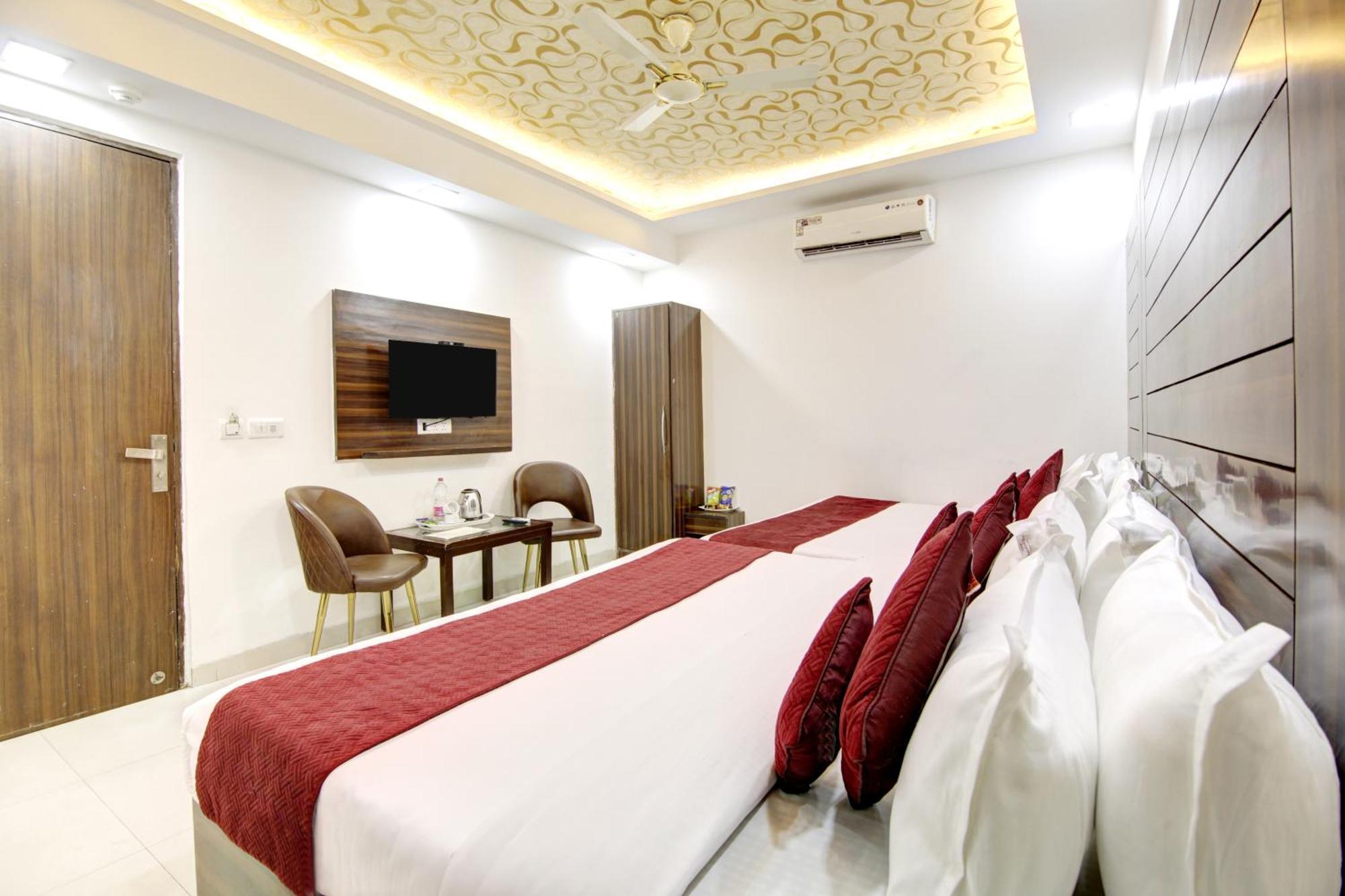 Airport Hotel Chanakya Delhi นิวเดลี ภายนอก รูปภาพ