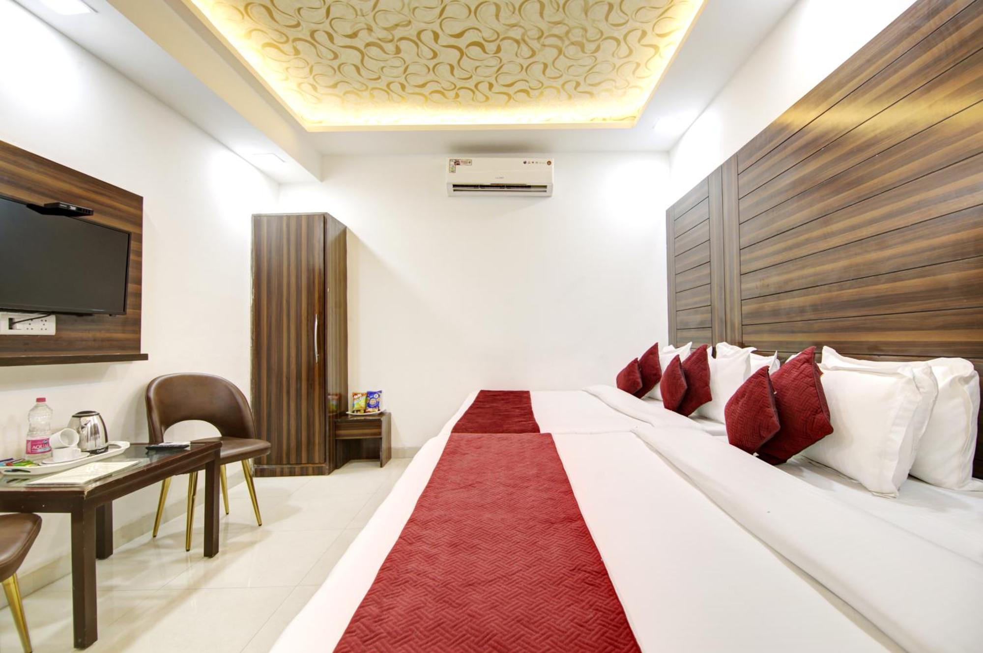 Airport Hotel Chanakya Delhi นิวเดลี ภายนอก รูปภาพ
