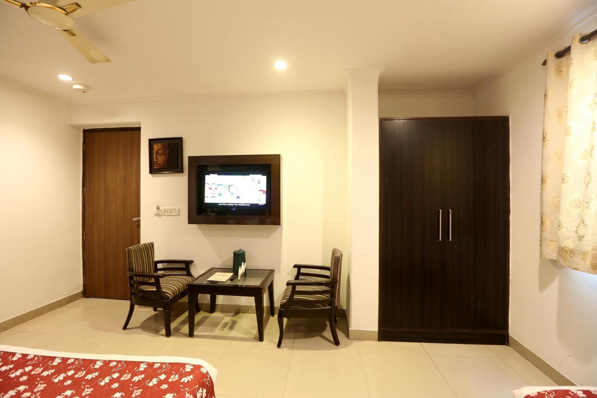 Airport Hotel Chanakya Delhi นิวเดลี ภายนอก รูปภาพ