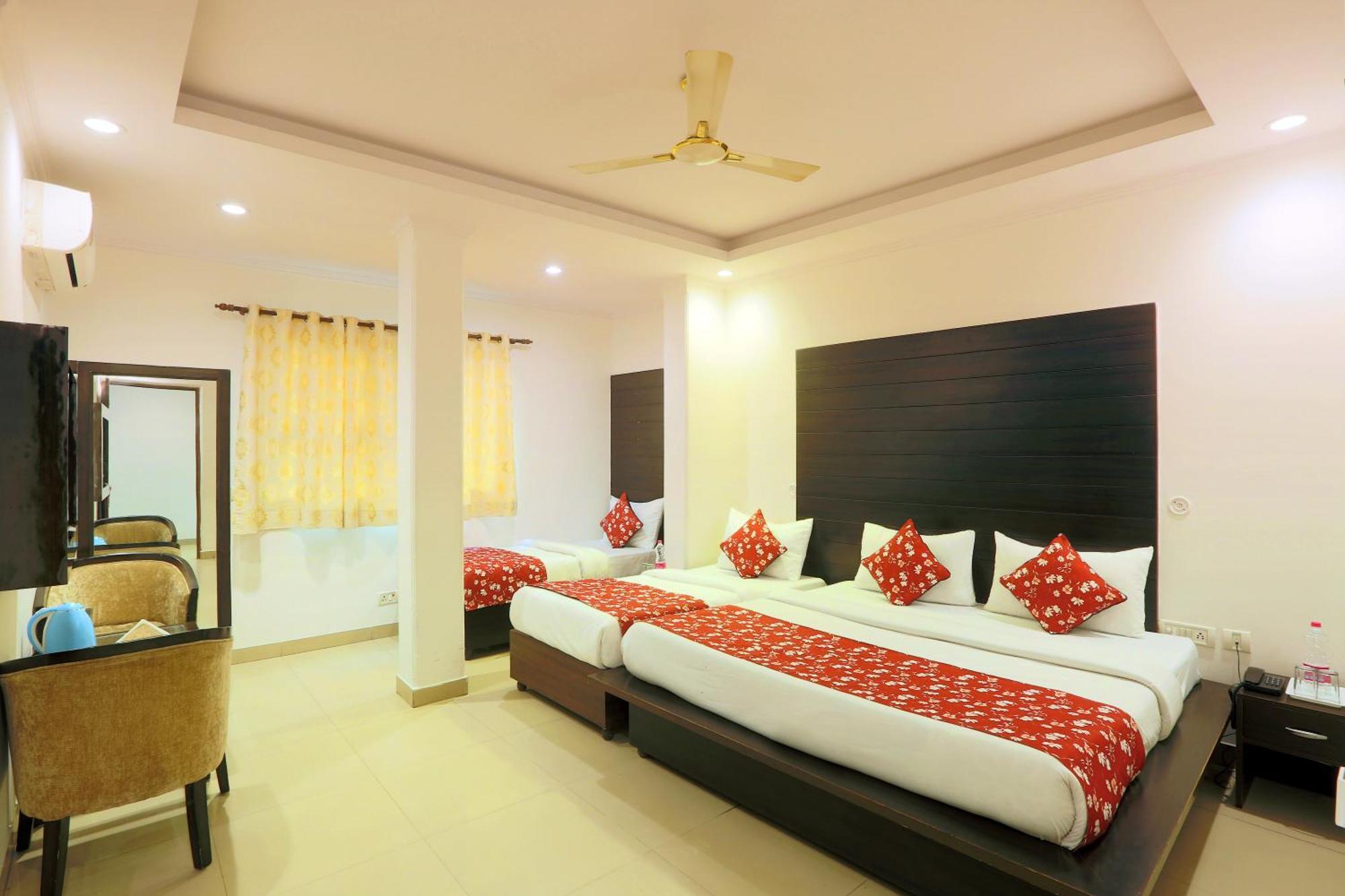 Airport Hotel Chanakya Delhi นิวเดลี ภายนอก รูปภาพ