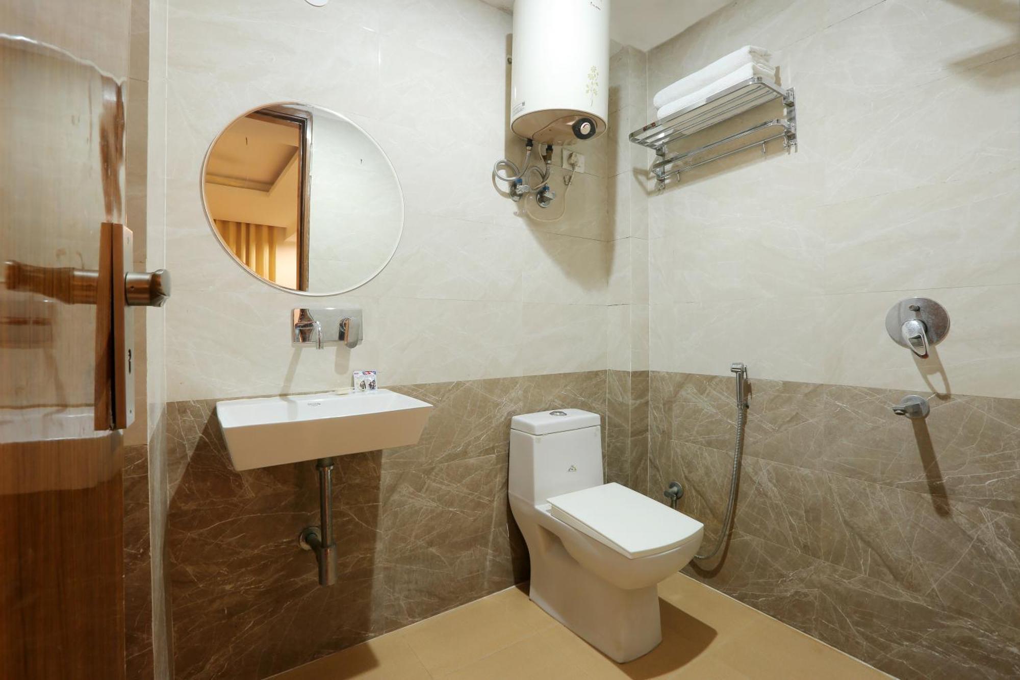 Airport Hotel Chanakya Delhi นิวเดลี ภายนอก รูปภาพ