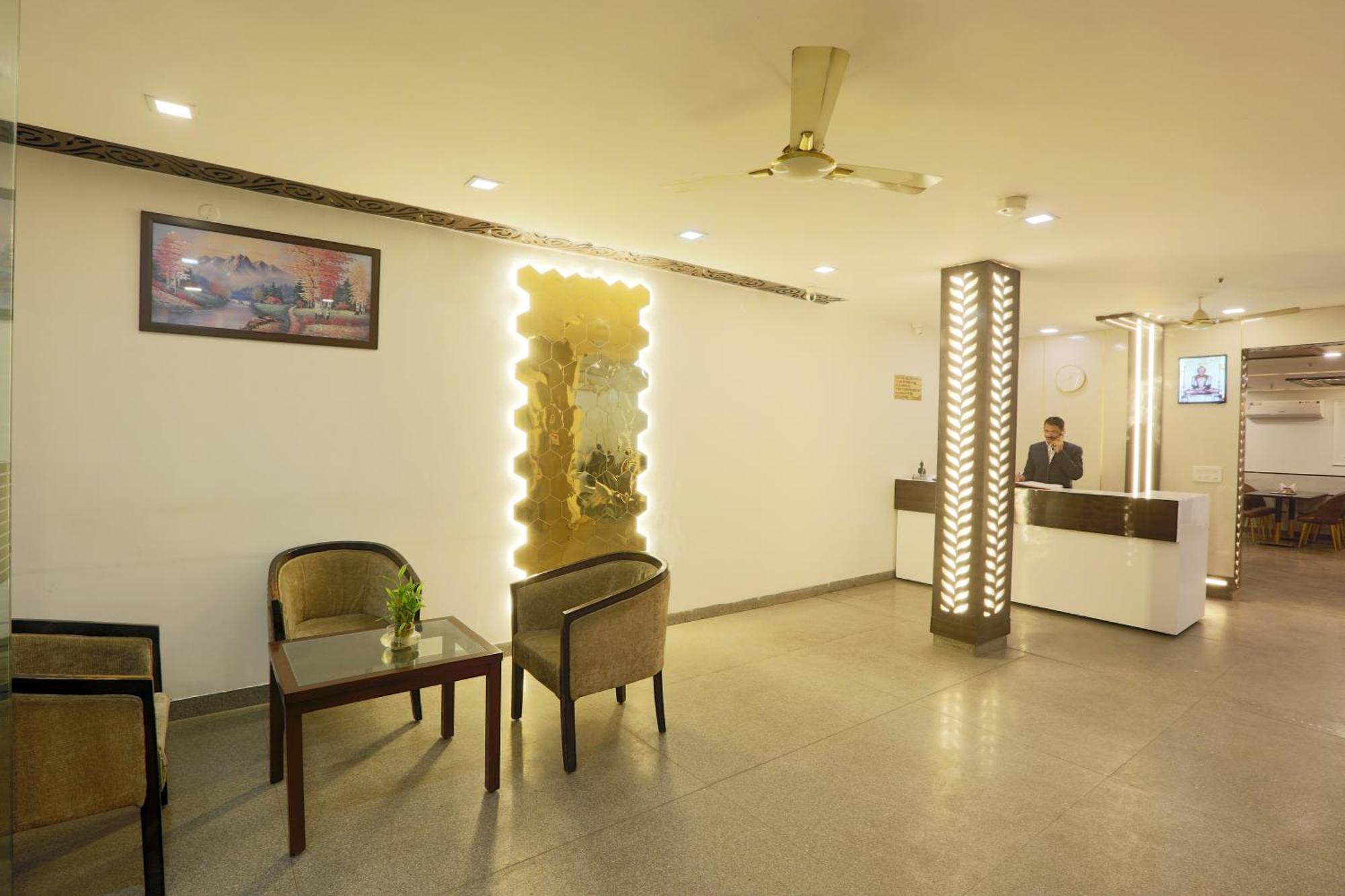 Airport Hotel Chanakya Delhi นิวเดลี ภายนอก รูปภาพ