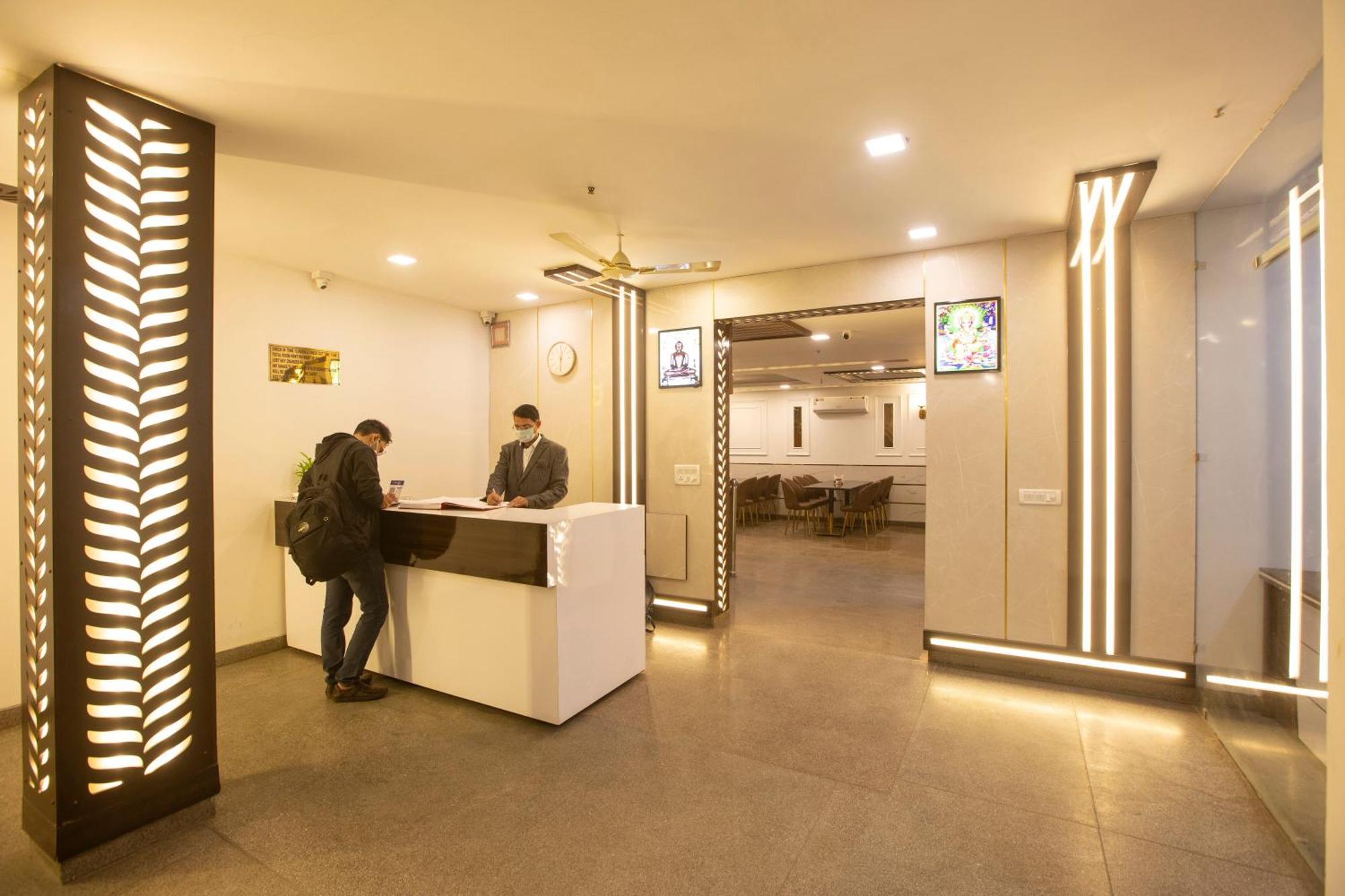 Airport Hotel Chanakya Delhi นิวเดลี ภายนอก รูปภาพ