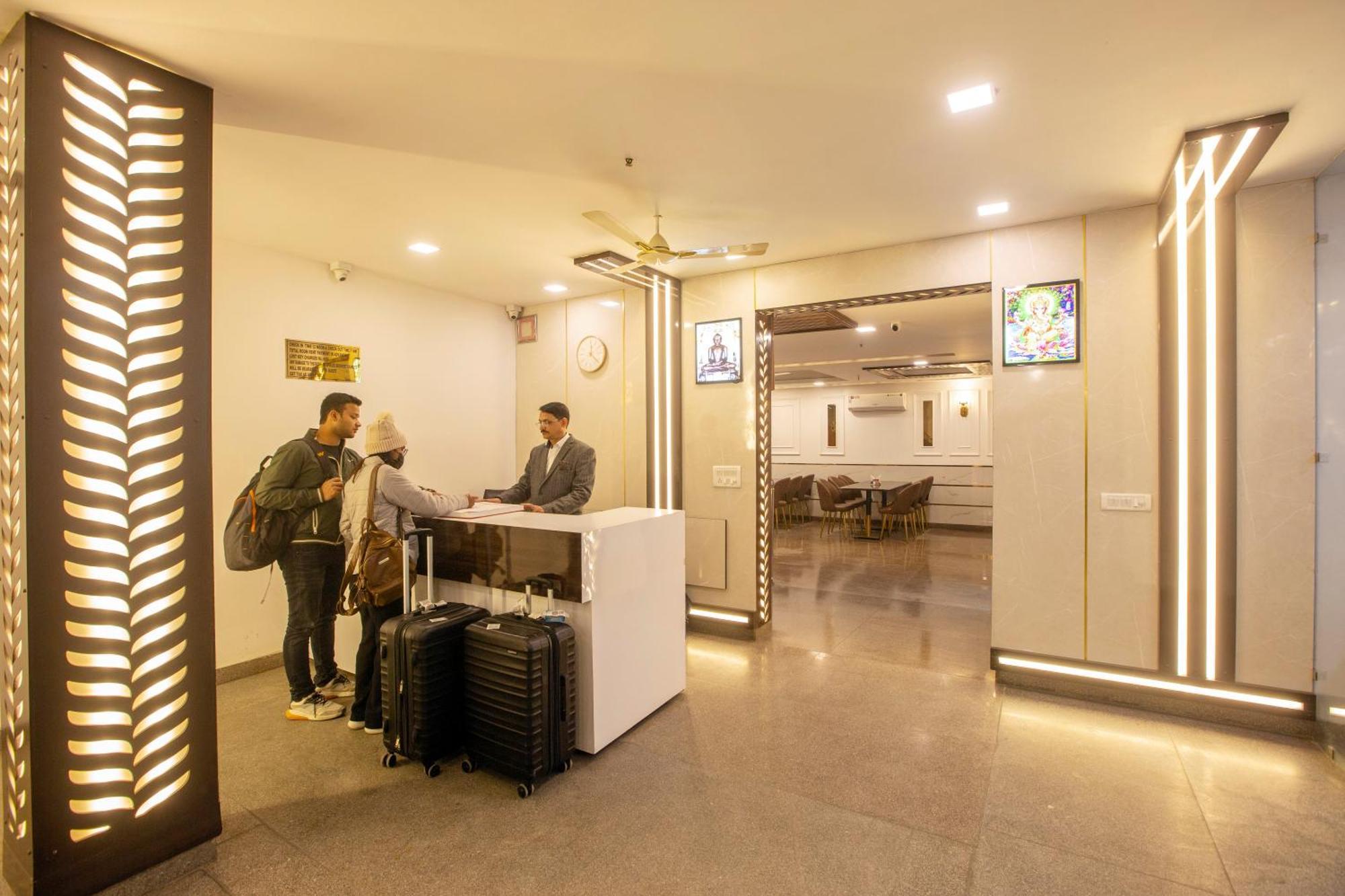 Airport Hotel Chanakya Delhi นิวเดลี ภายนอก รูปภาพ