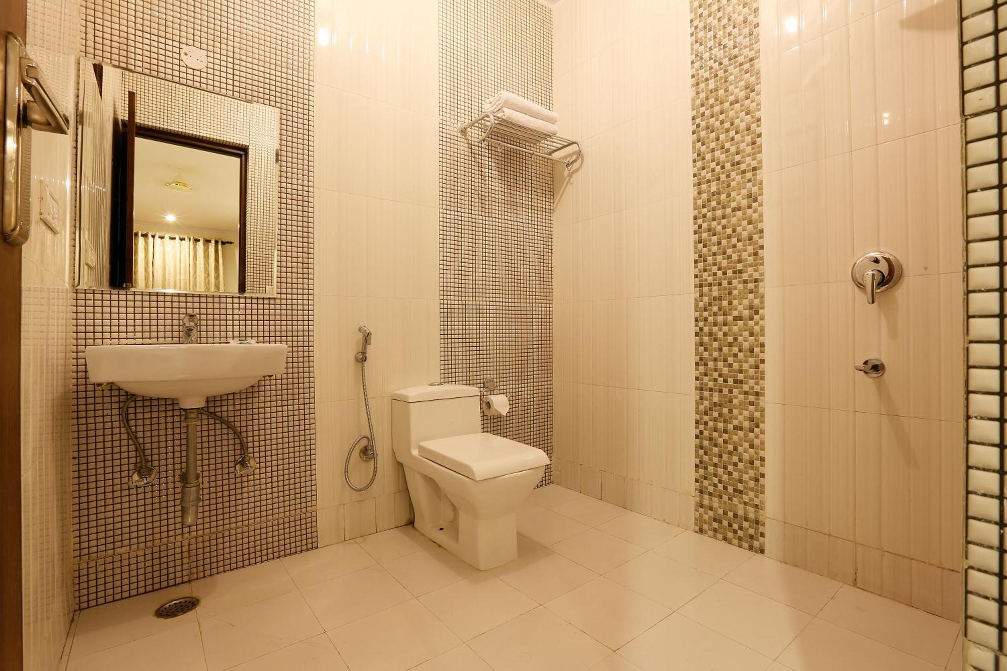 Airport Hotel Chanakya Delhi นิวเดลี ภายนอก รูปภาพ